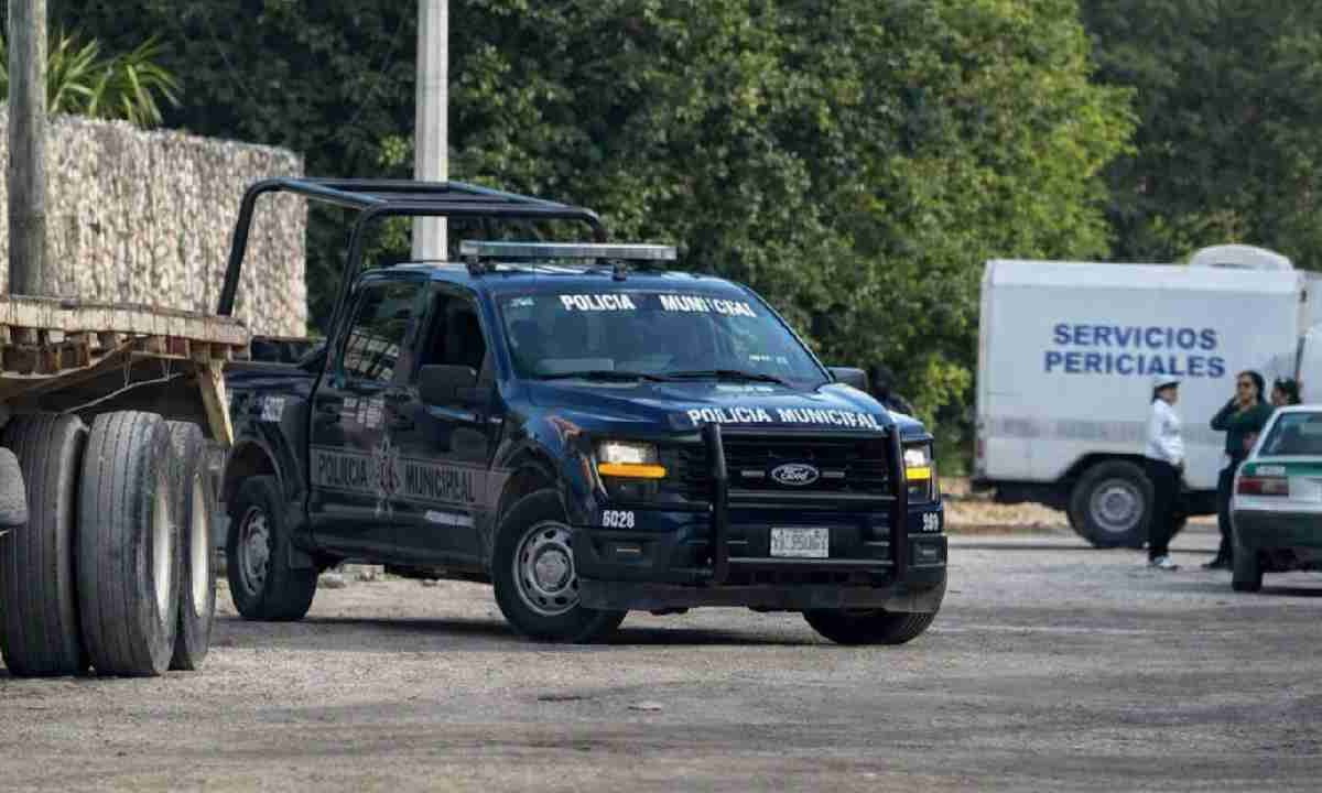 Hallan cadáver en un taxi.