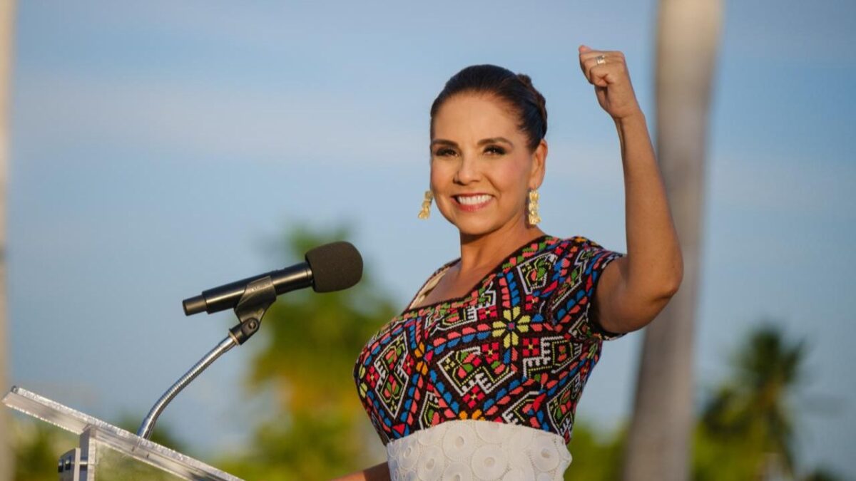 Mara Lezama durante la presentación de su Cuarto Informe de Gobierno en Chetumal, Quintana Roo