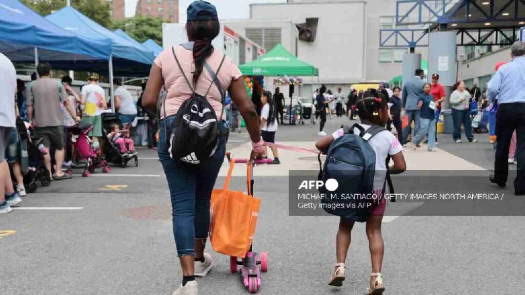 Nueva York alista prohibición del uso de inteligencia artificial en escuelas públicas