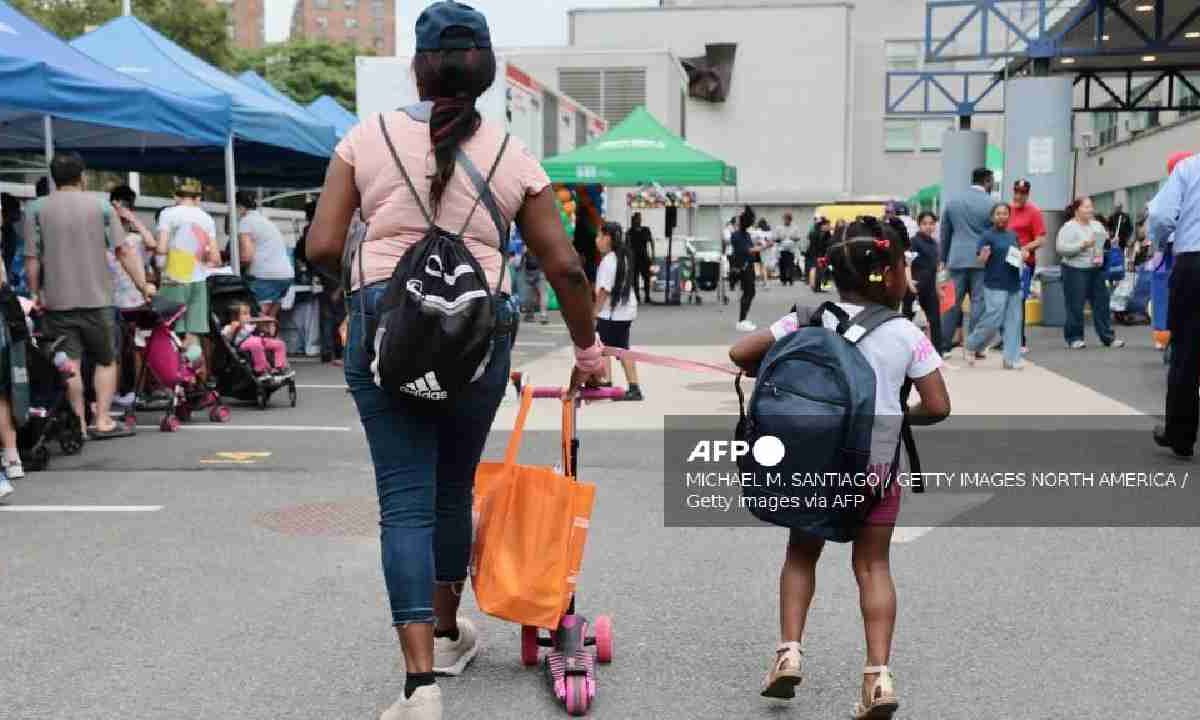 Nueva York prohibirá uso de IA en escuelas públicas.