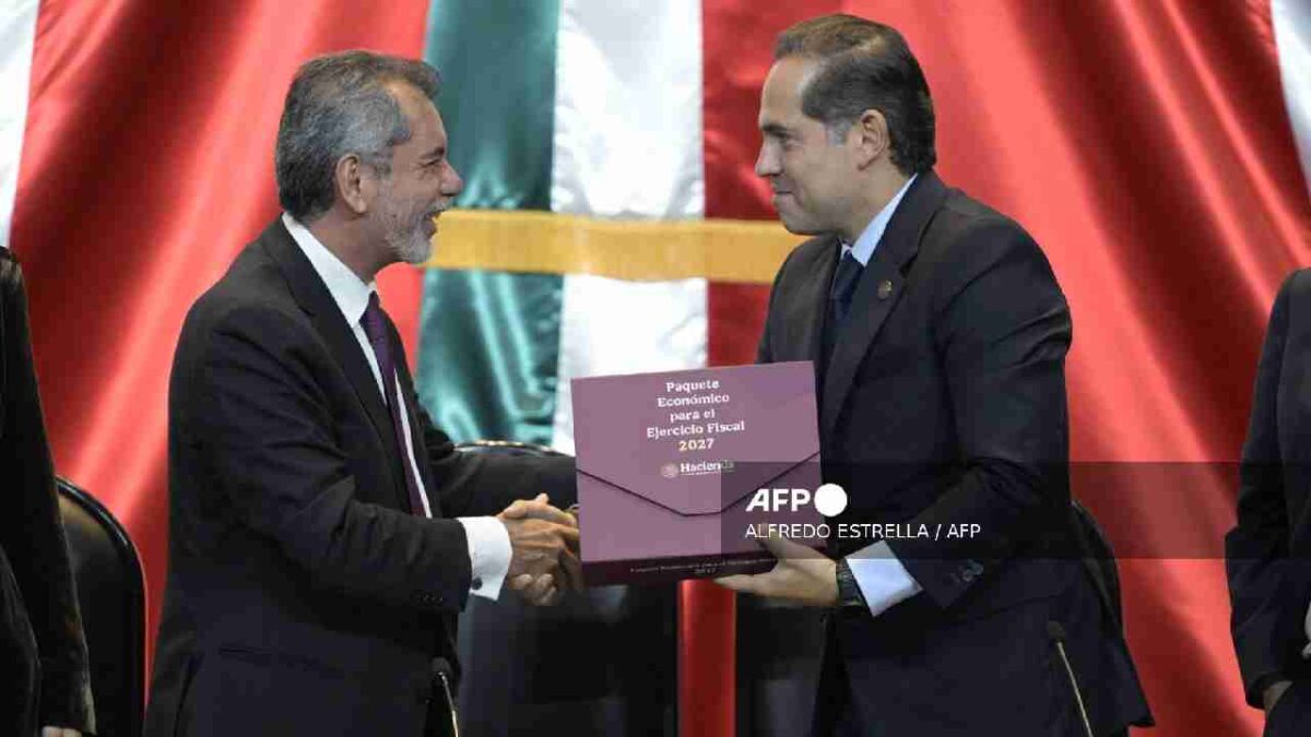 Entregan Paquete Económico 2027.