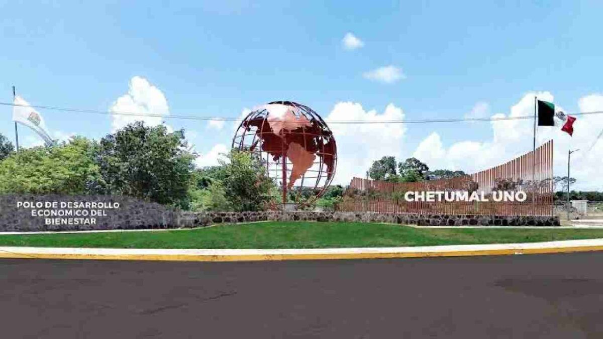Polo económico de Chetumal y Distrito Financiero de Cancún, se complementan.