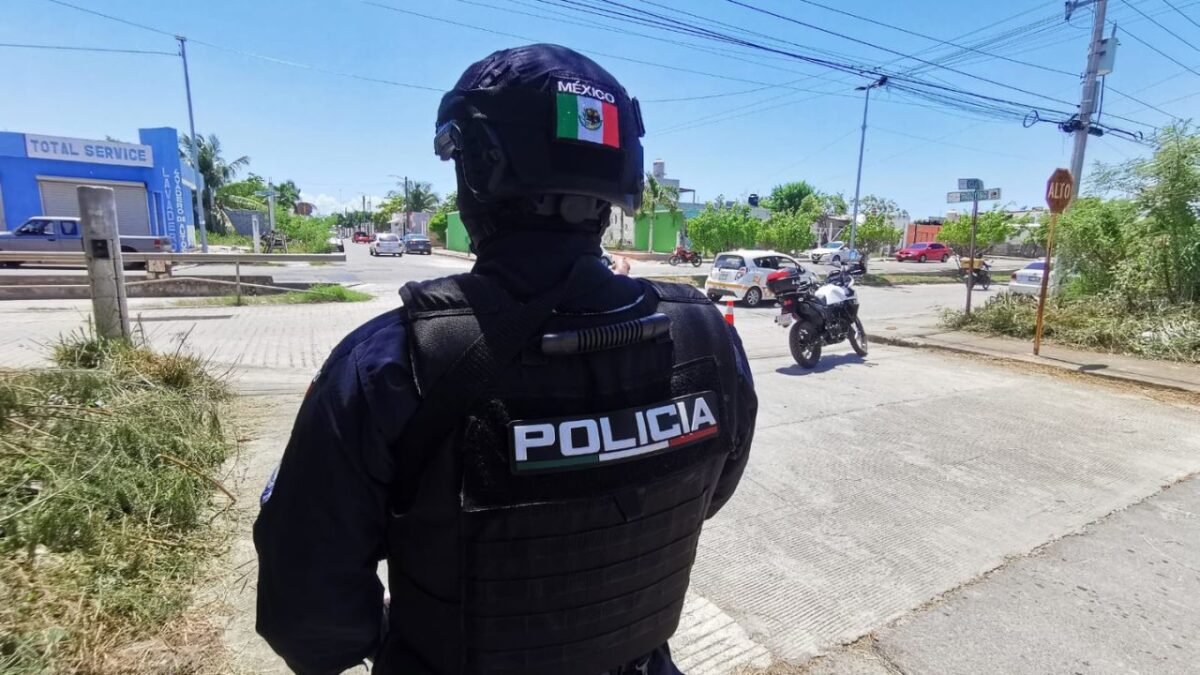 Exdirector de la FGE y mandos policiales, Didier Vázquez Méndez, expone propuesta para dignificar las jubilaciones de policías en Quintana Roo