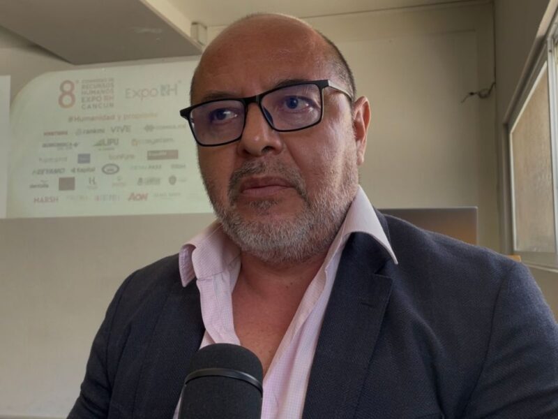 Transporte de personal en Cancún enfrenta alza de 35% en seguros y escasez de choferes