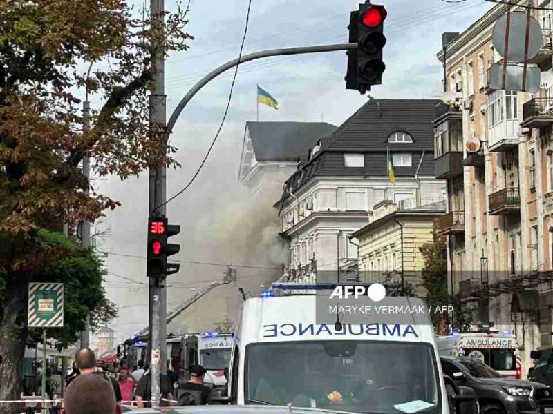 Rusia ataca sede de servicios de seguridad ucranianos en el centro de Kiev
