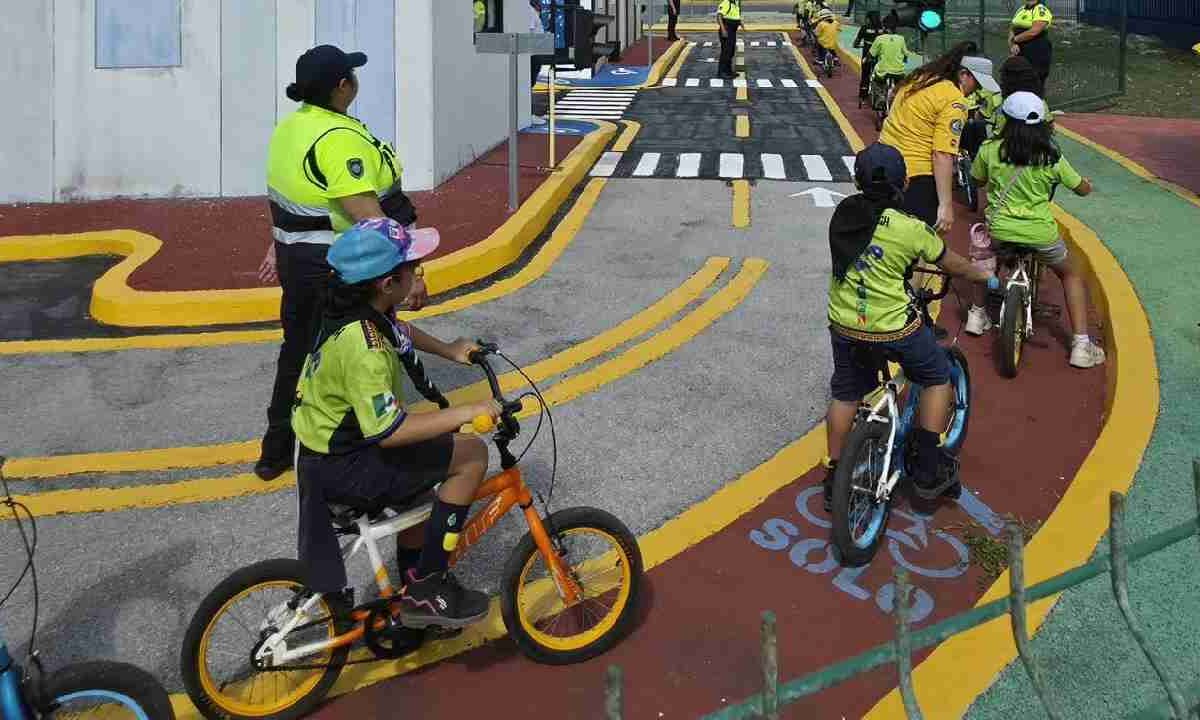 El gobierno de Playa del Carmen comprometido con la educación infantil.