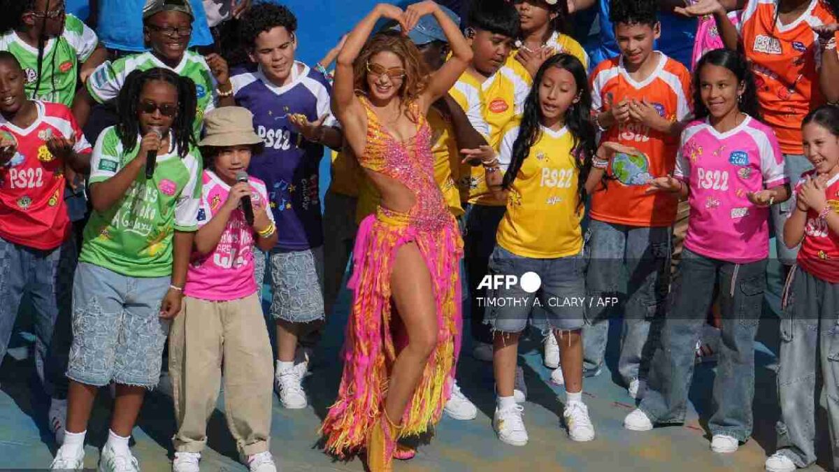 Shakira inicia conciertos en la madre patria.