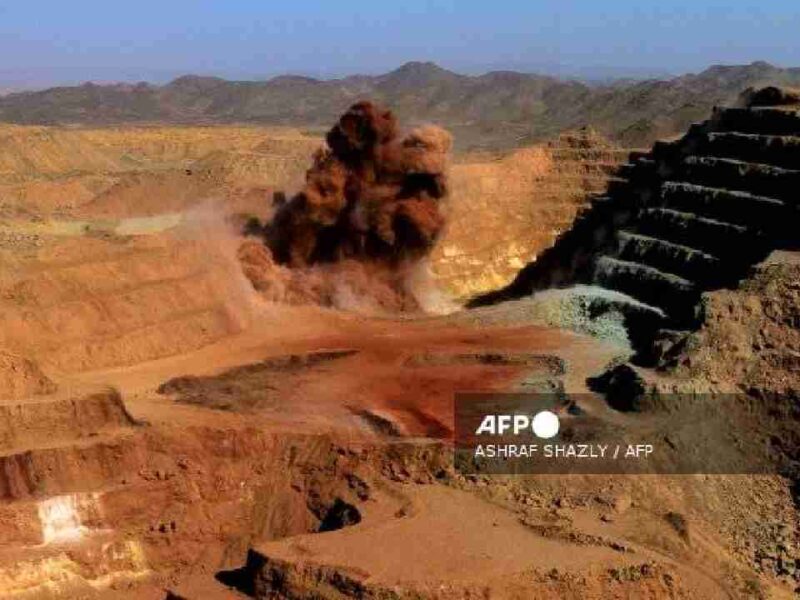 Derrumbe de mina de oro en Sudán deja más de 80 muertos; buscan sobrevivientes