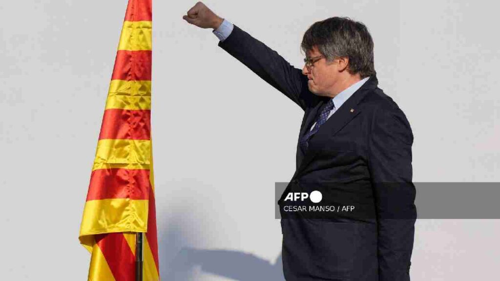 Tribunal Constitucional español “abre” la puerta para un posible retorno del independentista catalán Puigdemont
