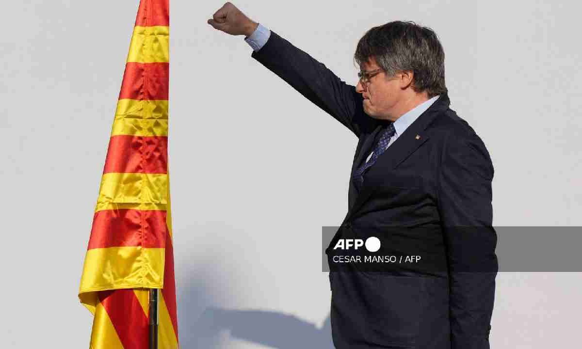 Puigdemont podría volver al escenario político.