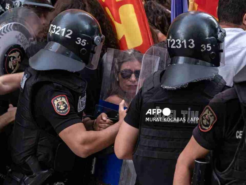 Turquía aprieta el cerco y desata nuevas detenciones contra activistas LGBT+